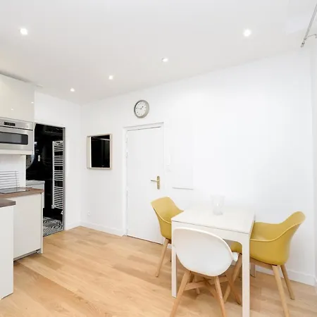Studio At 15 Min From The Elysee Fields In Paris Daire