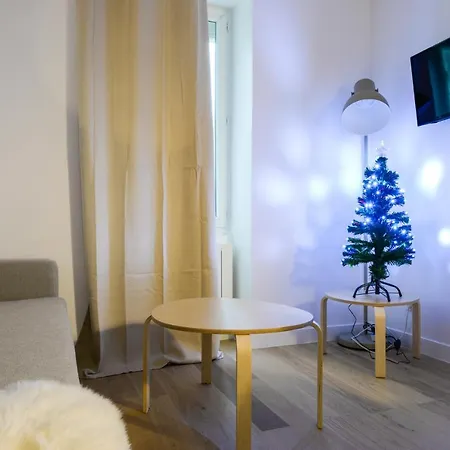 Studio At 15 Min From The Elysee Fields In Paris *