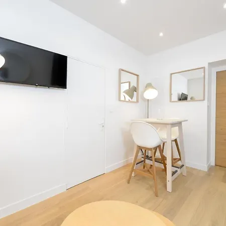 Studio At 15 Min From The Elysee Fields In Paris Daire Vincennes